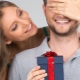 What to give her husband a paper wedding?
