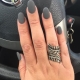 Matte grey manicure: naka-istilong at simple