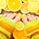 Original ideas for yellow pedicure
