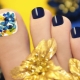 Original options for summer manicure and pedicure