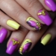 Nagtatampok ng yellow-purple manicure