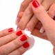 Paano tanggalin ang gel polish sa bahay nang walang mga espesyal na tool?