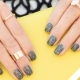 Mga sticker ng kuko: mga diskarte sa paggamit at mga ideya sa disenyo ng manicure