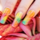 Rainbow manicure: disenyo ng mga lihim at mga ideya sa fashion