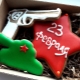 Mga matamis na regalo para sa Pebrero 23