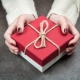 Ang mga ideya sa orihinal na mga regalo sa kaarawan sa kanyang asawa