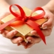 How to make a bow for a gift?
