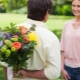 Ano ang mga bulaklak upang bigyan ang isang babae?