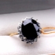 Mga katangian at katangian ng itim na sapphires