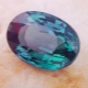 Gawa ng tao na alexandrite: paglalarawan, mga katangian at pagkakaiba mula sa natural