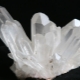 Rock crystal: mga katangian ng isang bato, ang mga uri at paggamit nito