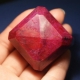 Artipisyal na ruby: ano ito at kung paano makilala ito mula sa natural na bato?