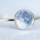 Paano makilala ang natural na moonstone?