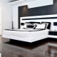 Bedroom decoration sa high-tech na estilo