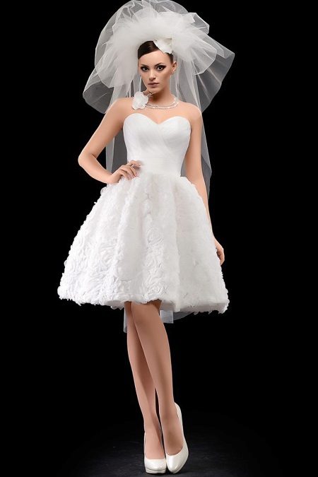 maikling dresses kasal na may tabing