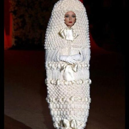Cocoon dress ni Yves Saint Laurent