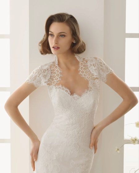 Sweetheart neckline na may kasalan sa kasal