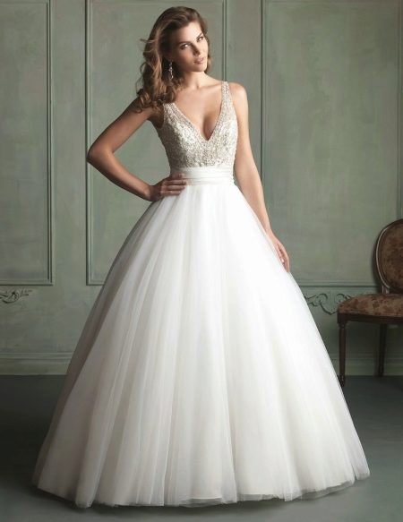 Dress sa kasal sa estilo ng prinsesa