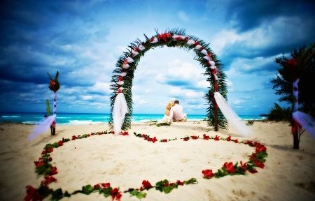 Ang paglitaw ng isang kasal sa beach
