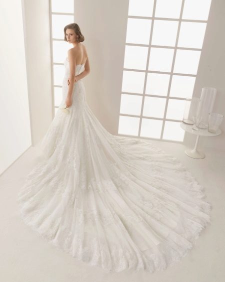 Mermaid Wedding Dress na may Long Train