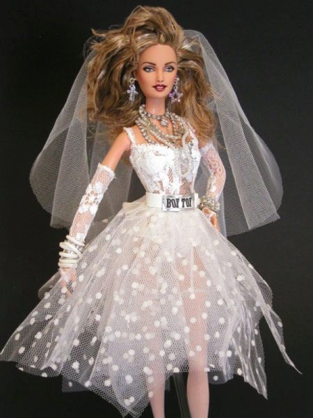 Kasal damit para sa Barbie sa estilo ng Madonna