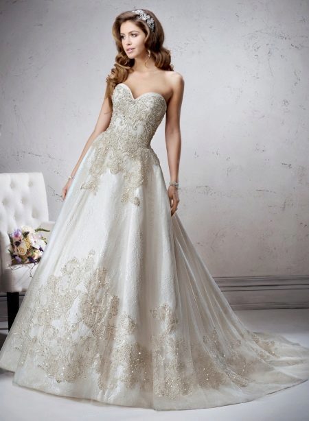 Mahal na Dress sa Kasal