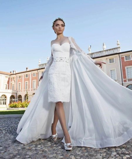 Dress sa kasal na may naaalis na kapa