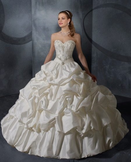 Malambot na organza dress