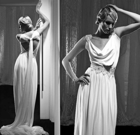Wedding dress in the style of the 30s.