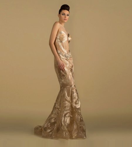 Beige evening dress mula sa designer Saiid Kobeisy