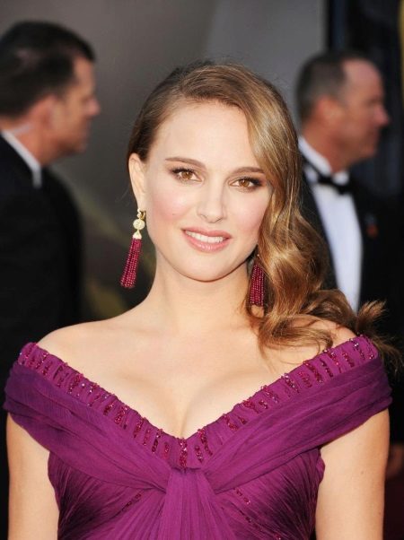 Pampaganda para sa isang lilang damit Natalie Portman