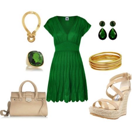 Beige accessory para sa emerald dress