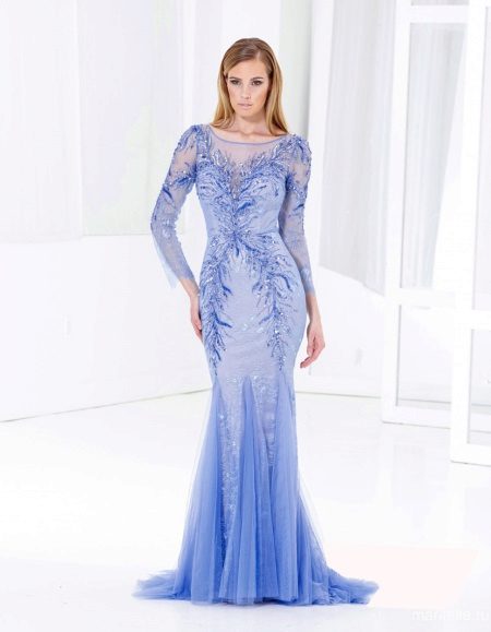 Blue evening dress na may lace sleeves