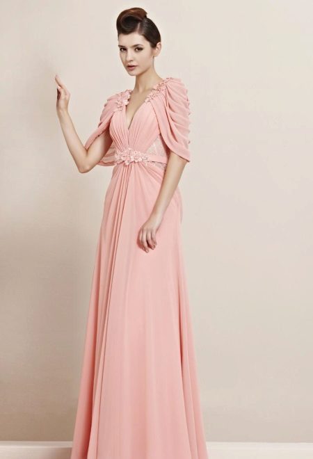 Floor length evening dress na may mga drapes