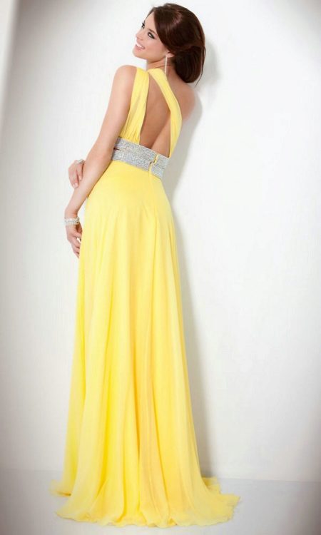 Gown ng gabi sa Griyego na may bukas na likod