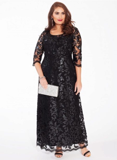 Black evening dress na may puntas para sa buong