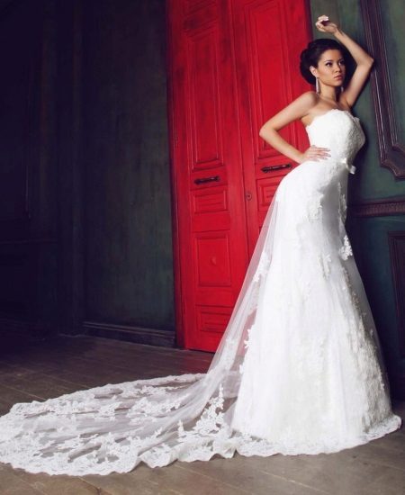 Wedding Dress na may Lace Train