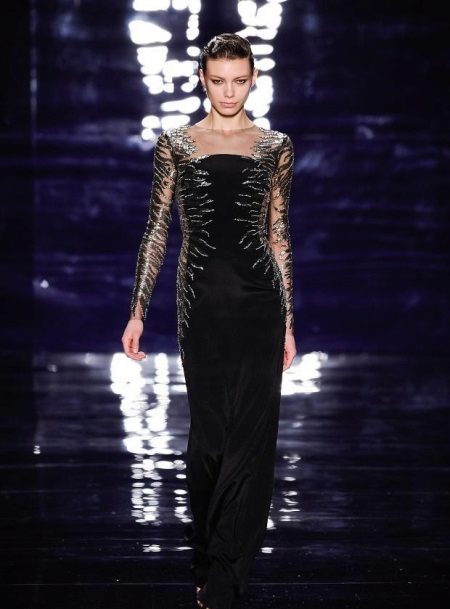 Gabi damit na may burda sa pamamagitan ng Reem Acra