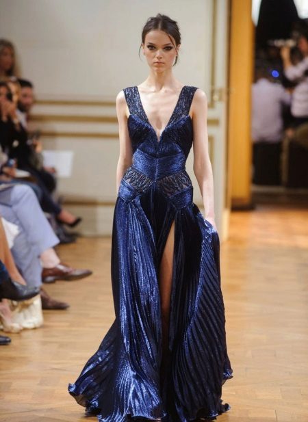 Gabi na asul na damit ni Zuhair Murad