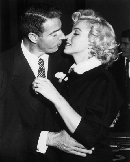 Ang ikalawang kasal damit Marilyn Monroe