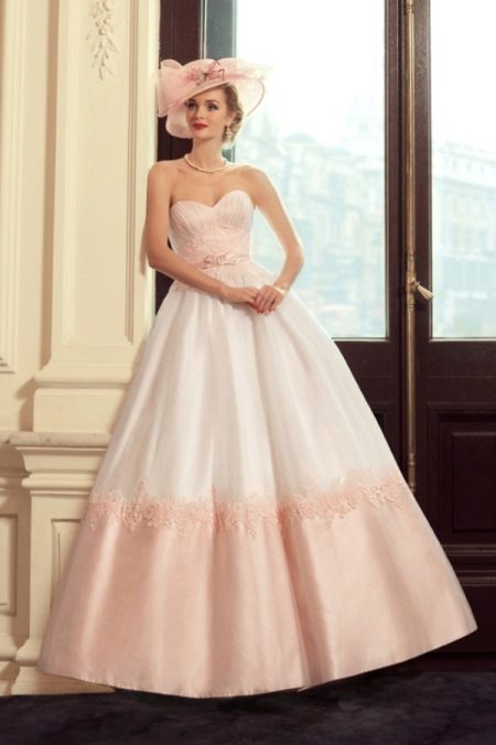 Pink damit na pangkasal mula sa koleksyon ng Tatiana Kaplun Jazz Tunog