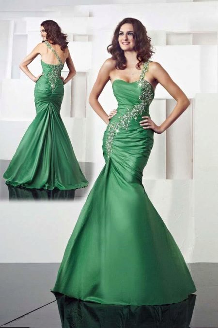 Ang sirena na damit ng kasalan sa berde