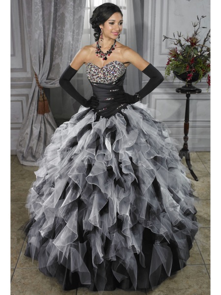Black wedding dress na may rhinestones