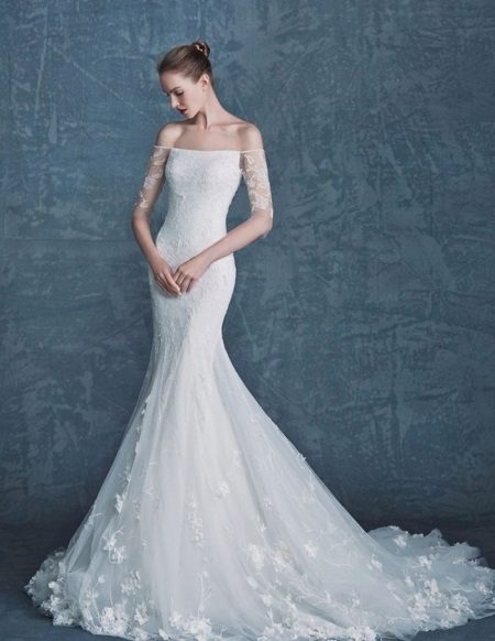 Mermaid wedding dress na may lace sleeves