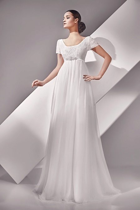 Empire Empire Wedding Dress na may Sleeves