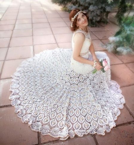 Niniting Wedding Dress na may Train ng Crochet