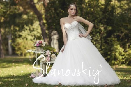 Kasal damit mula sa Slanovski napakaganda sa Swarovski rhinestones