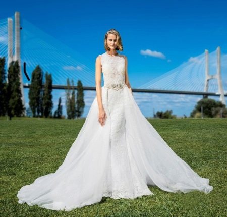 Dress sa kasal na may naaalis na tren
