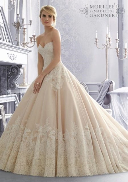 Kulay ng Wedding Dress sa Ivory