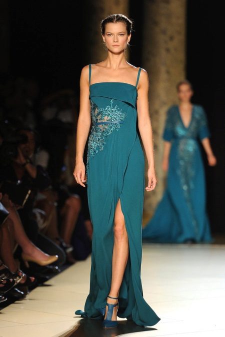 Navy Blue Dress ni Eli Saab